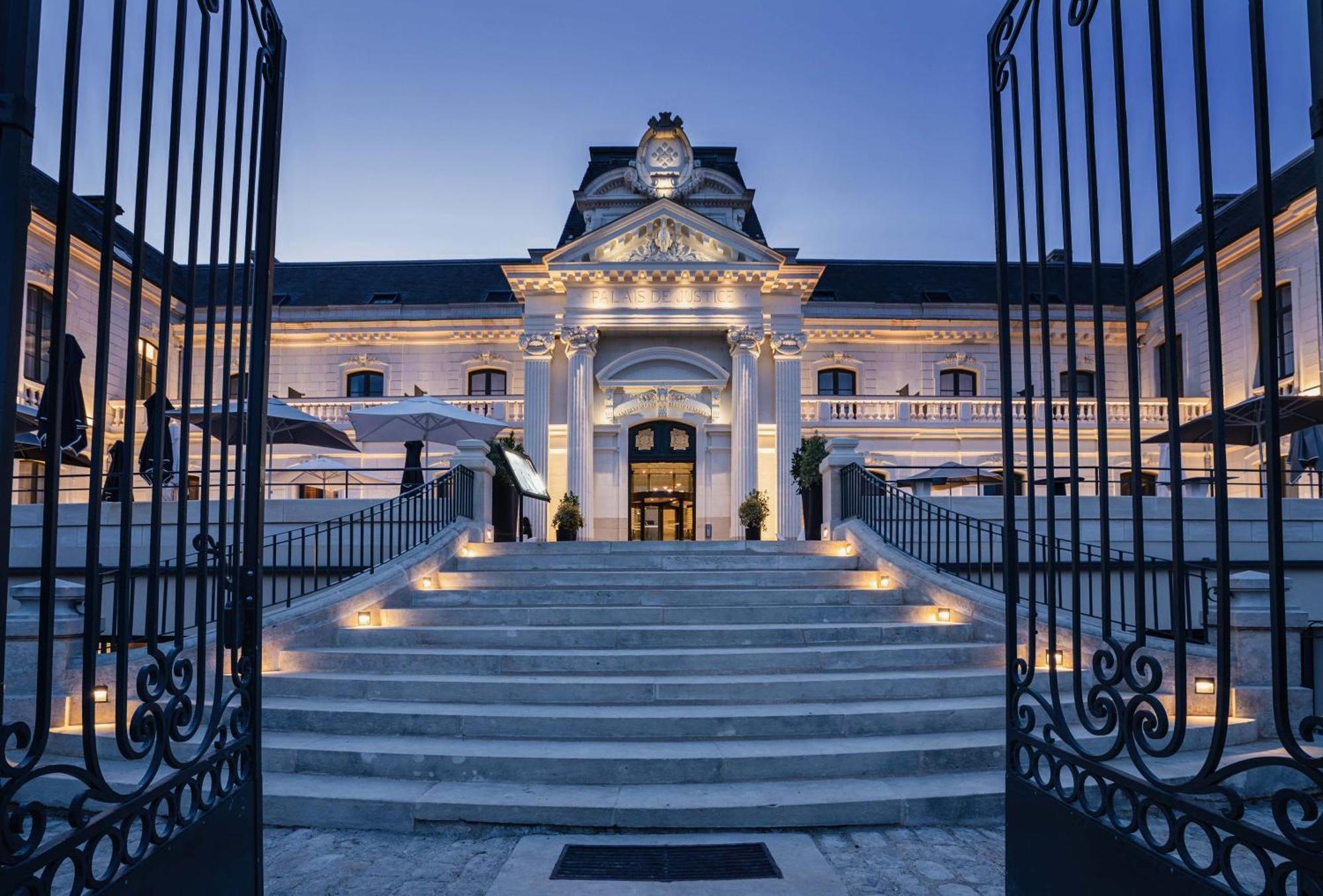 Best Western Premier Hotel De La Cite Royale Loches Bagian luar foto